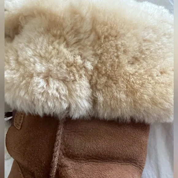 UGG BAILEY BOW TALL - Picture 14 of 16